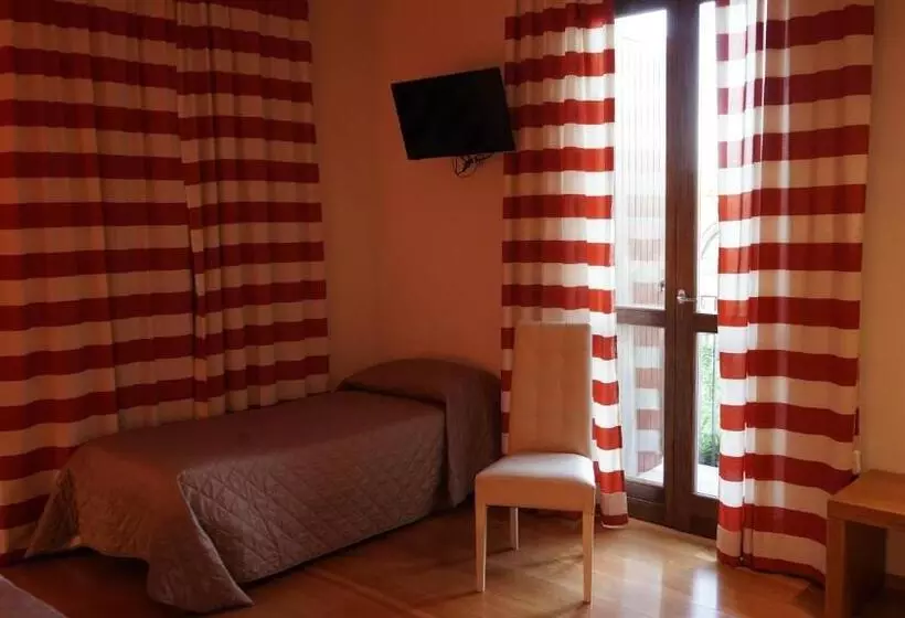スタンダード4人部屋, Country Hotel Le Querce