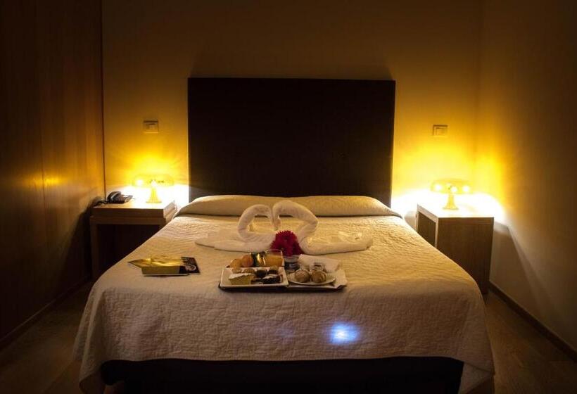 חדר סטנדרט לארבעה, Country Hotel Le Querce