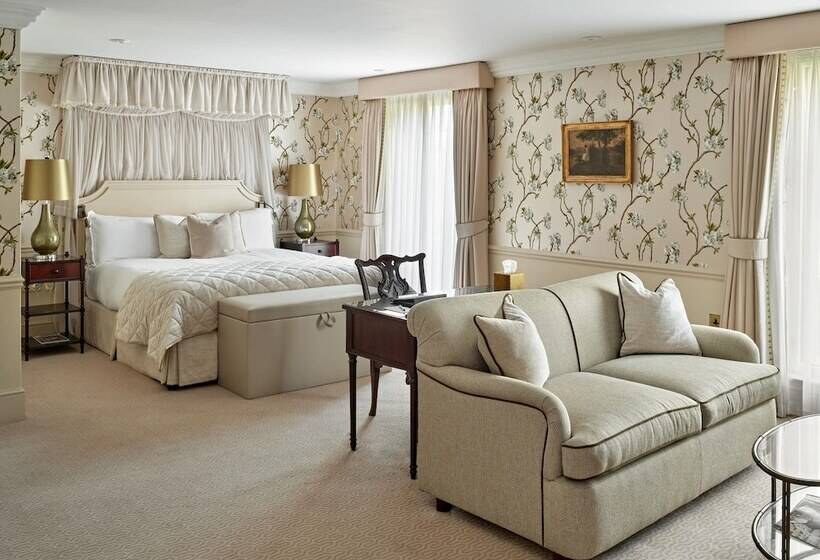 Полулюкс, Ellenborough Park