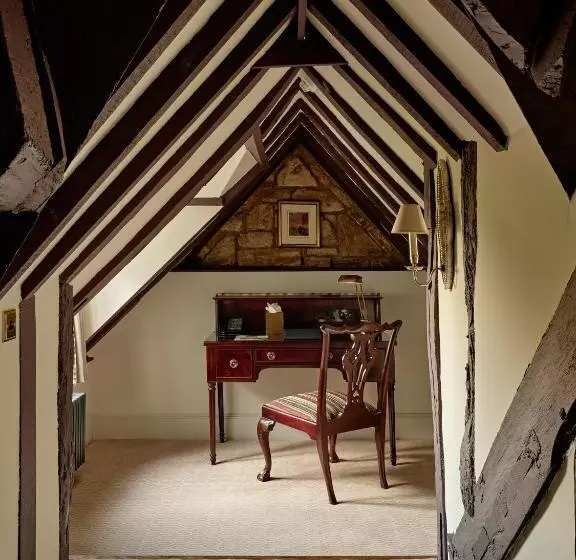 سوییت, Ellenborough Park