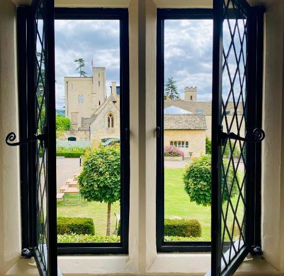 デラックスルーム, Ellenborough Park