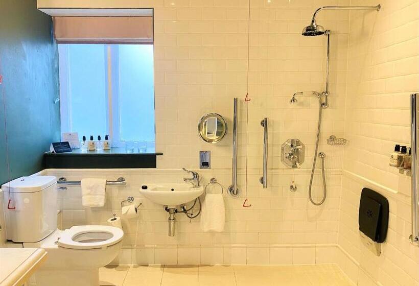 身障者適用スタンダードルーム, Ellenborough Park