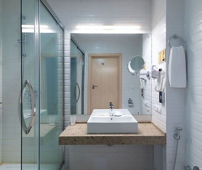 舒适型单人间, Equator