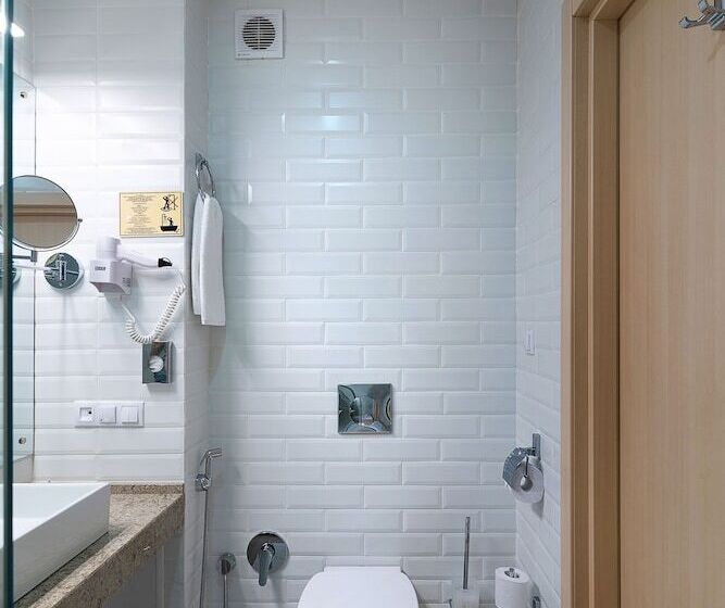 豪华单人间, Equator