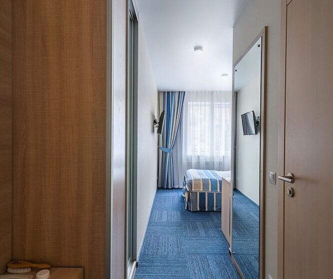 豪华单人间, Equator