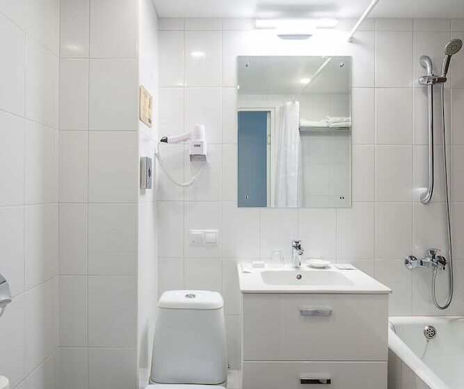 豪华单人间, Equator