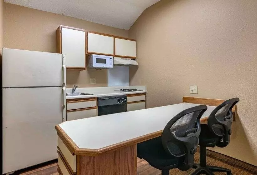 スイート, Extended Stay America Suites  Cincinnati  Blue Ash  Reed Hartman