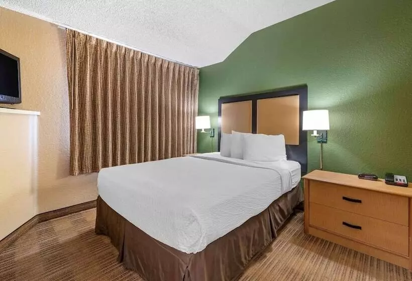 スイート, Extended Stay America Suites  Cincinnati  Blue Ash  Reed Hartman