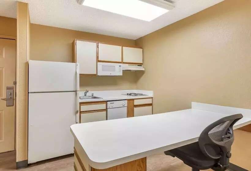 デラックススタジオ, Extended Stay America Suites  Cincinnati  Blue Ash  Reed Hartman