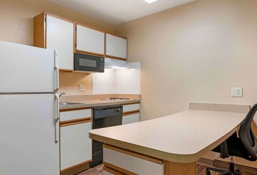 Люкс, Extended Stay America Suites  Cincinnati  Blue Ash  Reed Hartman