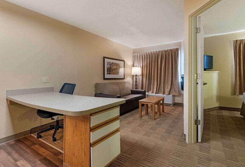 סוויטה, Extended Stay America Suites Cincinnati Blue Ash Reed Hartman