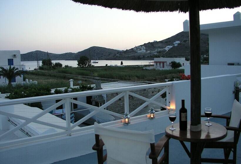 اتاق استاندارد یک نفره, Helena