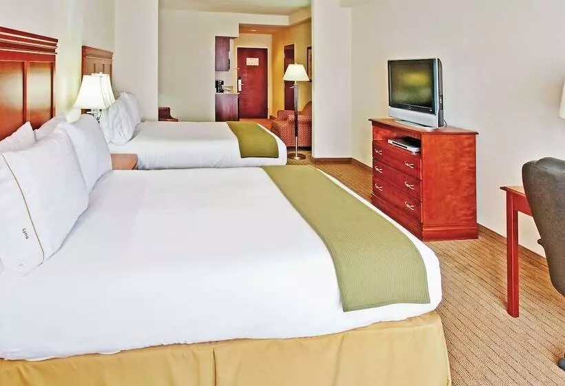 身障者適用スイートルーム, Holiday Inn Express & Suites Dyersburg, An Ihg