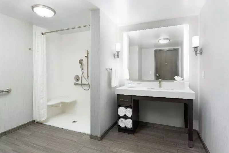 سوئیت با تخت بزرگ, Holiday Inn Reynosa Industrial Poniente, An Ihg