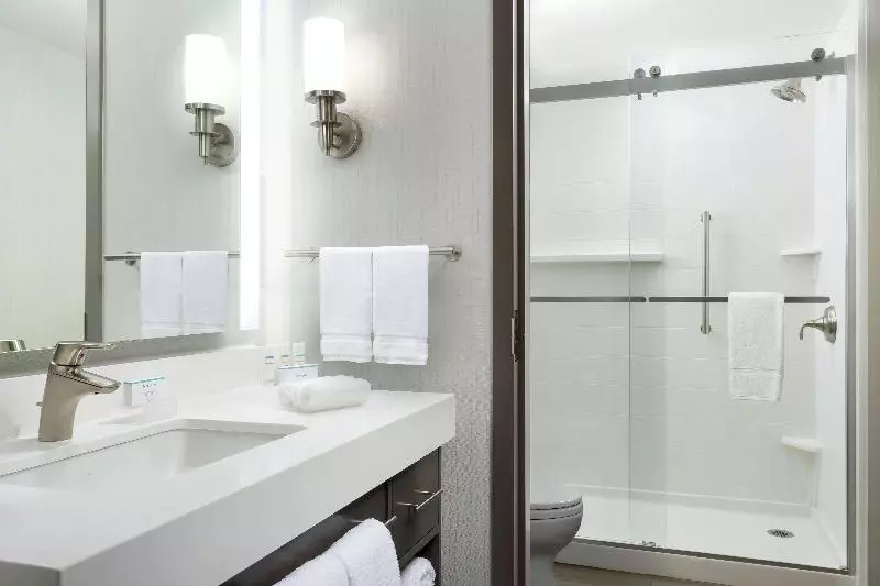 سوئیت با تخت بزرگ, Holiday Inn Reynosa Industrial Poniente, An Ihg