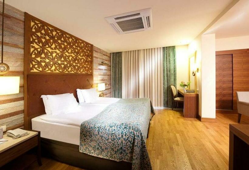 اتاق استاندارد, Melas Lara