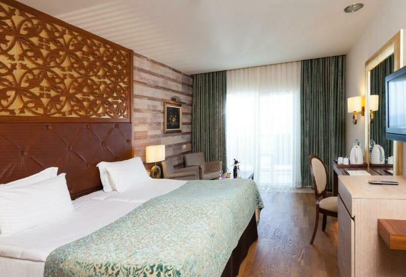 اتاق استاندارد, Melas Lara