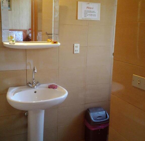 اتاق استاندارد یک نفره, Regis