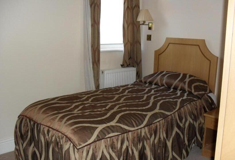 اتاق استاندارد یک نفره, The Lawn