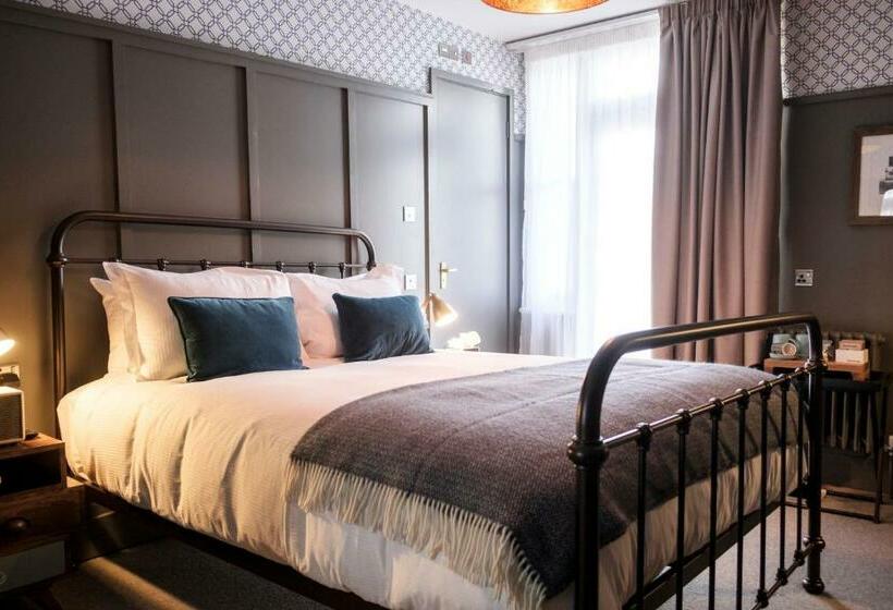 غرفة قياسية, The Swan