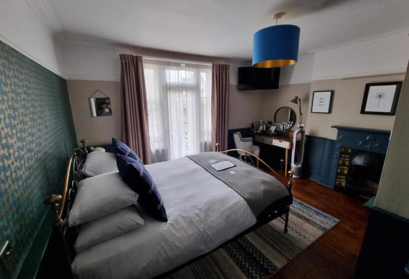 غرفة ديلوكس سرير كينج, The Swan