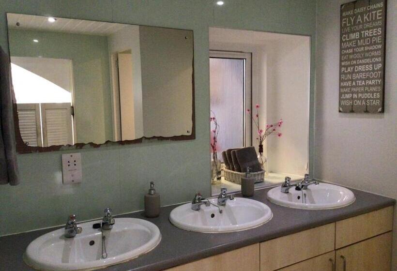 غرفة قياسية حمام مشترك, Loch Ness Backpackers Lodge