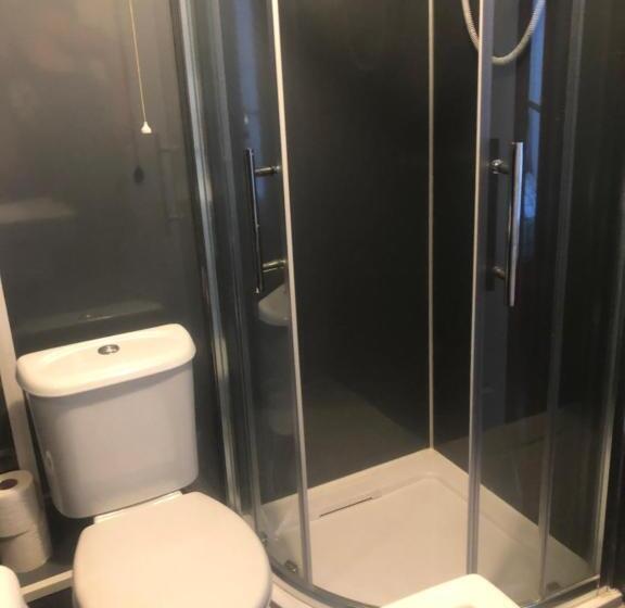 חדר סטנדרט, Bentleys