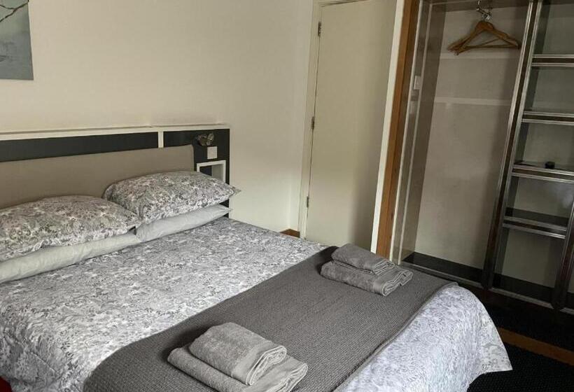 חדר סטנדרט, Bentleys