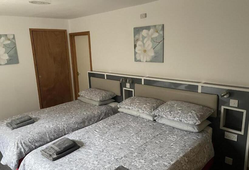 חדר משפחתי, Bentleys