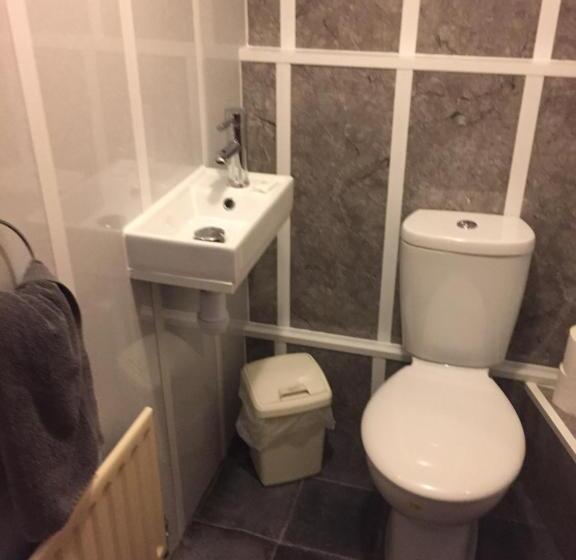 חדר סטנדרט יחיד, Bentleys