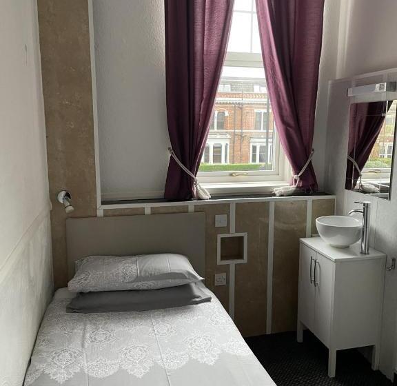 חדר סטנדרט יחיד, Bentleys