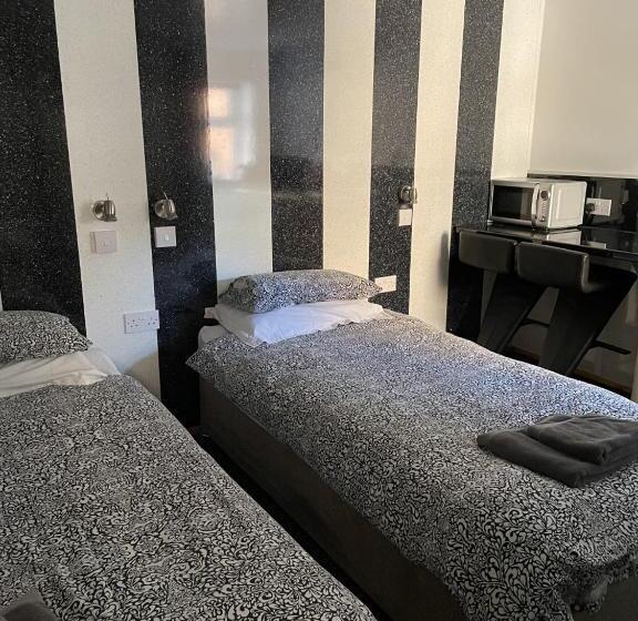 חדר דלוקס, Bentleys