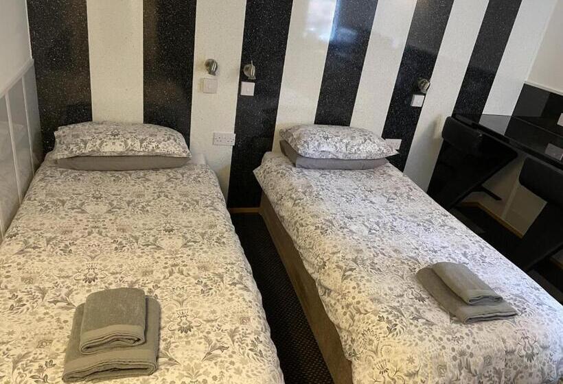 חדר דלוקס, Bentleys