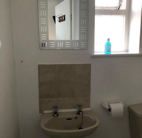 اتاق خانوادگی, Melrose