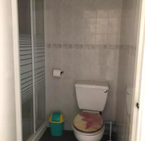 Habitació Familiar Bany Compartit, Melrose