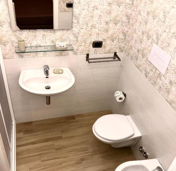 اتاق استاندارد سه نفره, Bed & Breakfast De Nittis