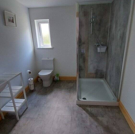 Семейный Номер, Helmsdale Lodge Hostel   All Rooms En Suite