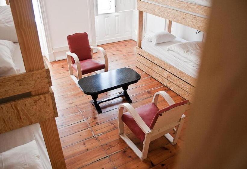 اتاق خانوادگی, Independente Príncipe Real