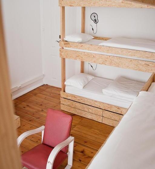 اتاق خانوادگی, Independente Príncipe Real