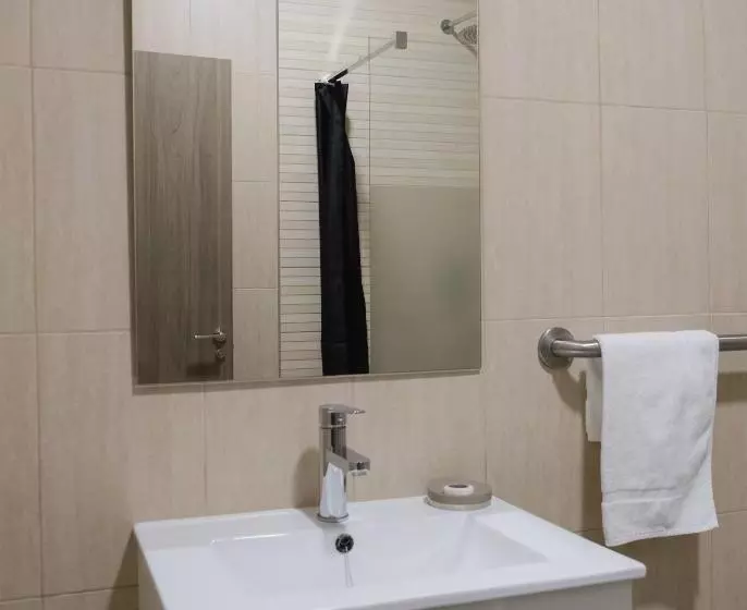 اتاق راحتی سه تخته, Hostal Tartessos