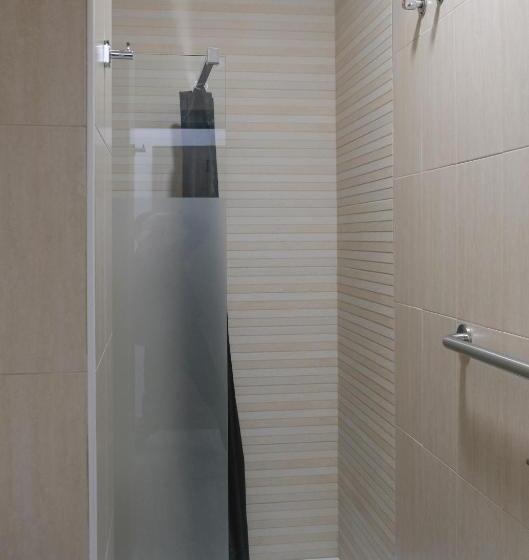 اتاق استاندارد سه نفره, Hostal Tartessos