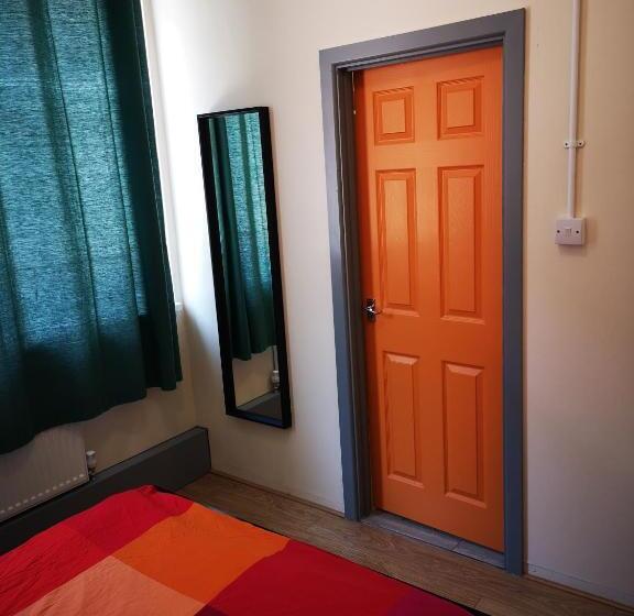 标准间, Birmingham Central Backpackers