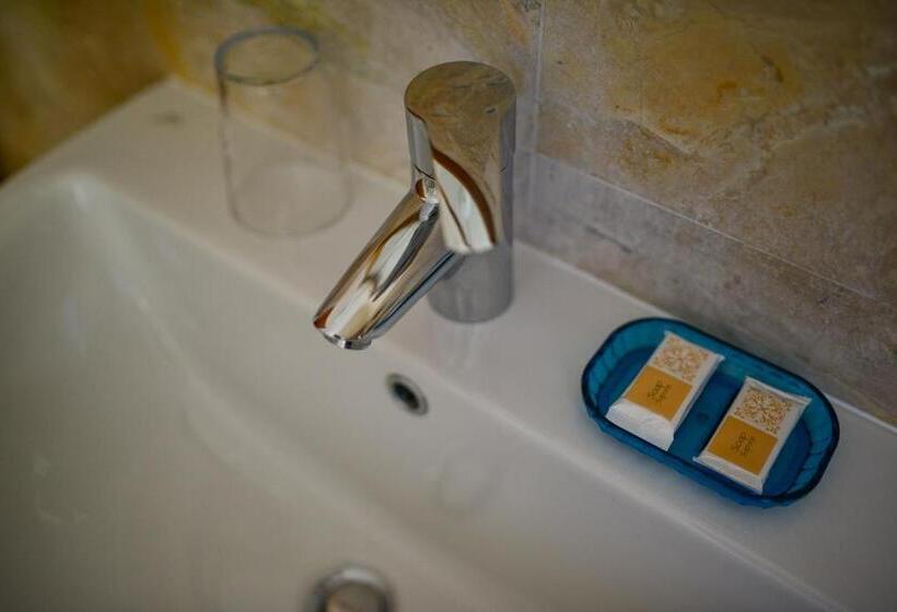 스탠다드 룸 킹사이즈 침대, Crotto Di Gittana