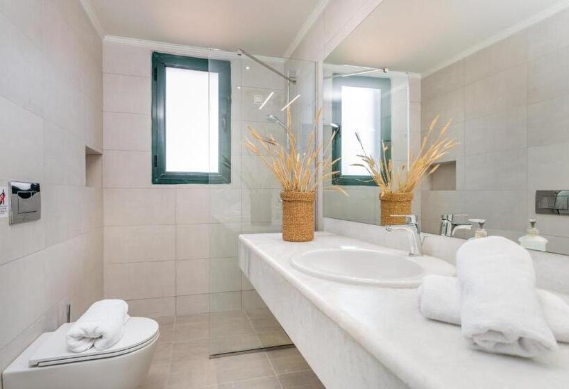 اتاق استاندارد با بالکن و چشم‌انداز دریا, Phoenix Beach