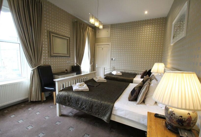 חדר משפחתי, The Sandaig