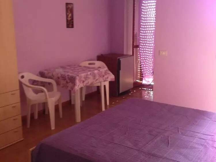 اتاق استاندارد چهار تخته, Silica Residence