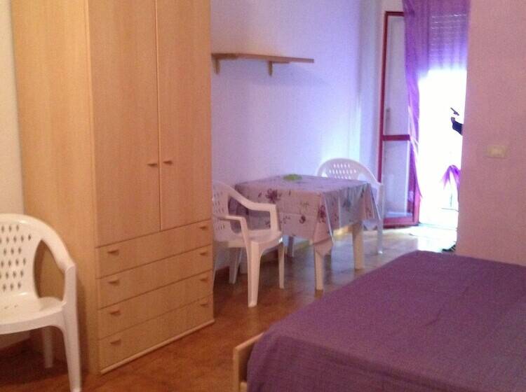 اتاق استاندارد چهار تخته, Silica Residence