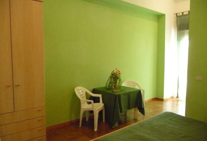 اتاق استاندارد چهار تخته, Silica Residence