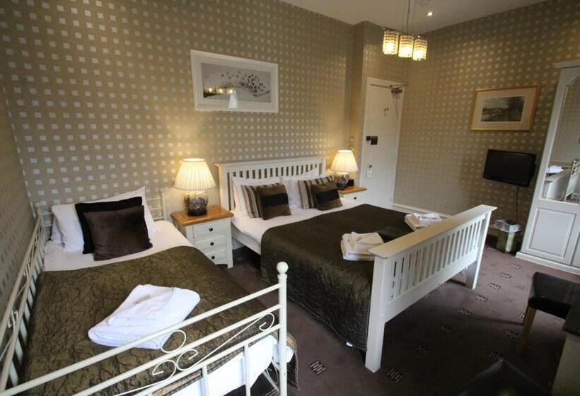 חדר משפחתי דלוקס, The Sandaig