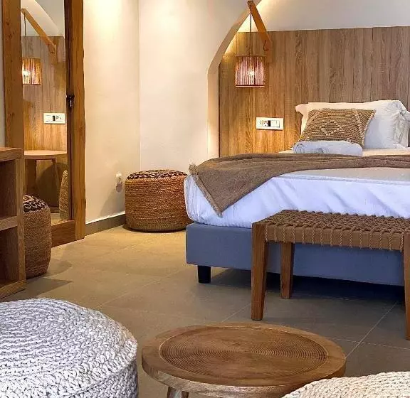 اتاق استاندارد سه تخته با چشم‌انداز, Kokkinos Villas